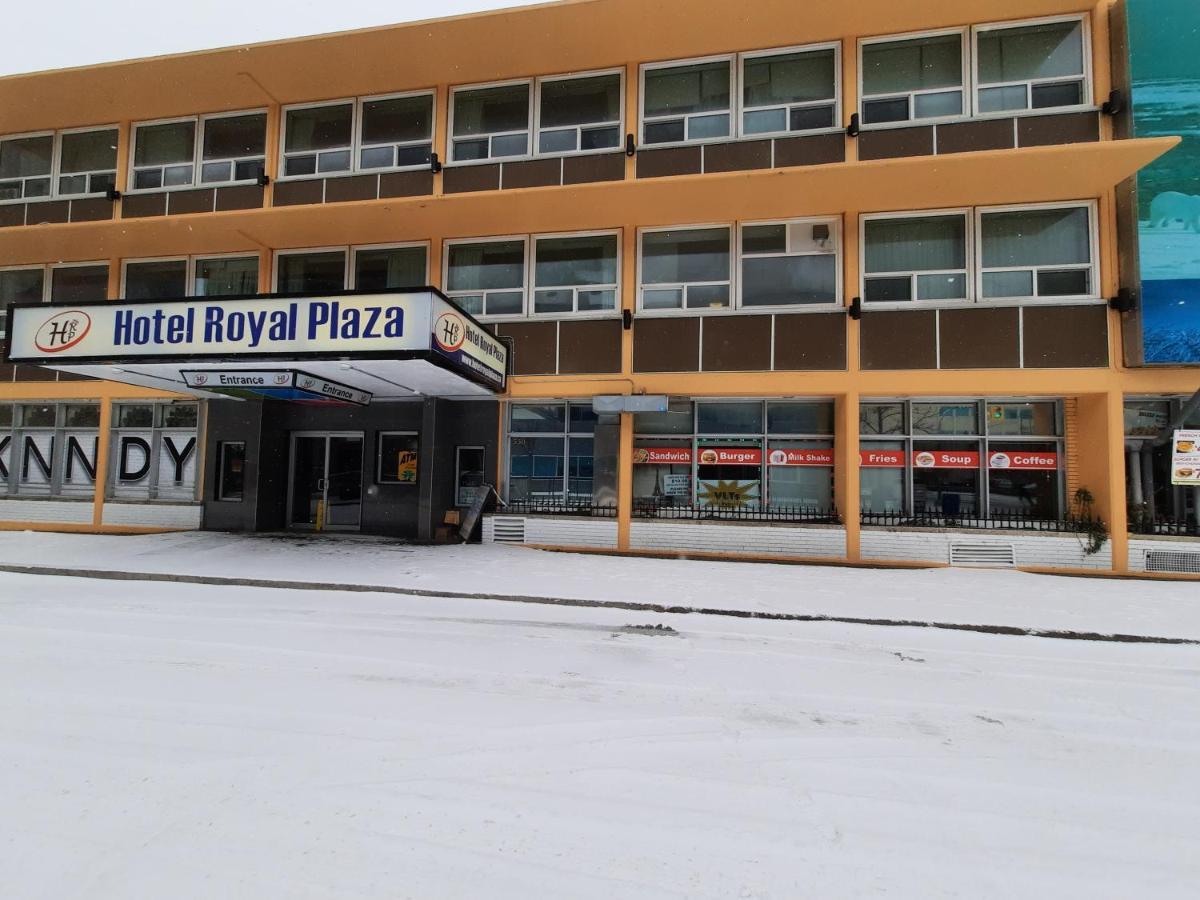 Hotel Royal Plaza Виннипег Экстерьер фото